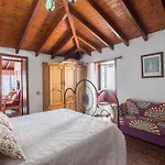 Casa Mercedes, Tamaimo