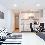 Hemeras Boutique Homes - Las Americas Apartment With Pool