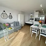 Malibu Park 3078 - Ocean View Studio