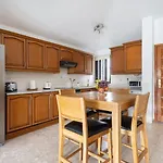 Casa Tom - Spacious Holiday Home With Heated Pool