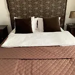 Ruhige Ferienwohnung Mit Meerblick Und Pool