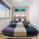Family Home With Stunning Sea Views!