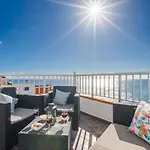 Family Home With Stunning Sea Views!