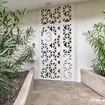 Infinity 0-3 Luxe Partial Sea View 2B