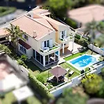 Fantastic Home With Amazing Sea Views