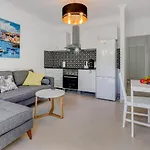 Two Bedroom Apartment Near The Ocean