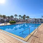 Stunning Lovely Flat With Pool And Strong Wi-Fi, 31