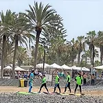 Disfruta de piscina y mar en Playa de las Americas