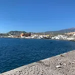 Casa Abona, Precioso Atico Con Wifi Gratis Y Vistas Increibles Al Mar Y La Montana
