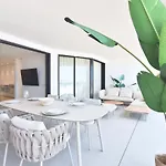 Infinity 0-3 Luxe Partial Sea View 2B