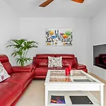 Luxury Flat In Skyscraper