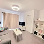 Rhea Calista Apartament