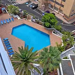 Stylish Modern Studio With Ocean View And Pools, 1001, Ponderosa