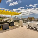 Penthouse With Magnificent Ocean Views, Jacuzzi, Pool, Nearby Beach In Tenerife South