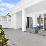 Golden Holidays, Heated Pool, Air Con, Internet, Parking