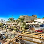 Two Bedroom Apartment In Playa De Las Americas
