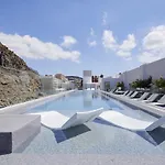 Infinity 0-2 Luxe Partial Sea View 2B