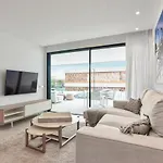 Infinity 0-2 Luxe Partial Sea View 2B