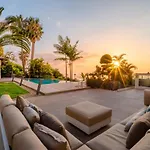 Villa De Lujo Con Piscina Y Vistas Al Mar