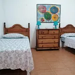Habitacion En Un Bajo 2 Camas Individual Casa Compartida