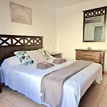 Spacious Independent Chalet Next The Airport - Sea