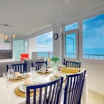Central Modern Apartment With Private Parking & Ocean View & Coffee Corner
