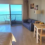 Cosy Ocean View Studio 2