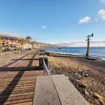 Home2Book Stylish Ocean & Marina View Apt, Terrace
