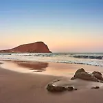 Explorer\'S Beach Apartment