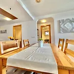 Black Rock Apartment