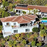 Luxusvilla Mit Fantastischem Meerblick