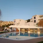 Apartments Island Village Heights