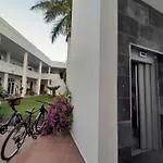 Apartments Island Village Heights