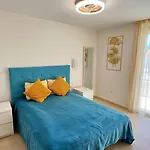 Sunny Apt On The Paradise Coast.