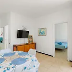 2 Bedroom Apartment With Seaview