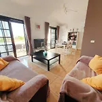 Hajnalka Apartman - Heated Pool And Partial Ocean Views