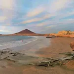Rentenerife El Medano Beach Life