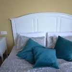 La Casa Amarilla