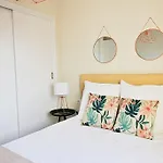 Soleado Y Flamante Apartamento En Los Cristianos De Membrillosuites
