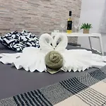 Las Americas Tropical Nights Apartment