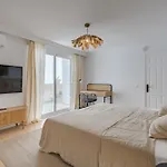 Villa Sabina - 6 Bedroom House