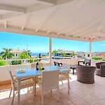Villa Sabina - 6 Bedroom House