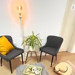 Alcamar Habitacion Privada Con Las Areas De Sala, Cocina Y Bano Que Se Comparten Cerca Al Mar!