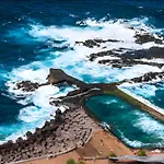 Tide\'S Embrace & Natural Pool