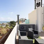 Old City Two-Bedroom Apartment With Sea View
