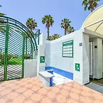 Apartment In Beachfront Complex In El Duque Area, Costa Adeje
