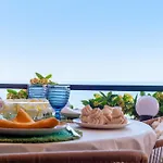 Mouna\'S House
