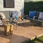 Apartamerica Garden Apartment - 150 Metres From The Beach