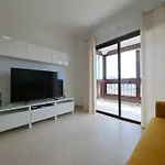 Atlantis 2 Apartment In Front Of The Ocean, Espectacular View, Pool And Wifi