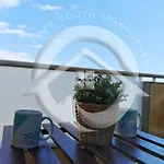 Janias Alcala Apartment